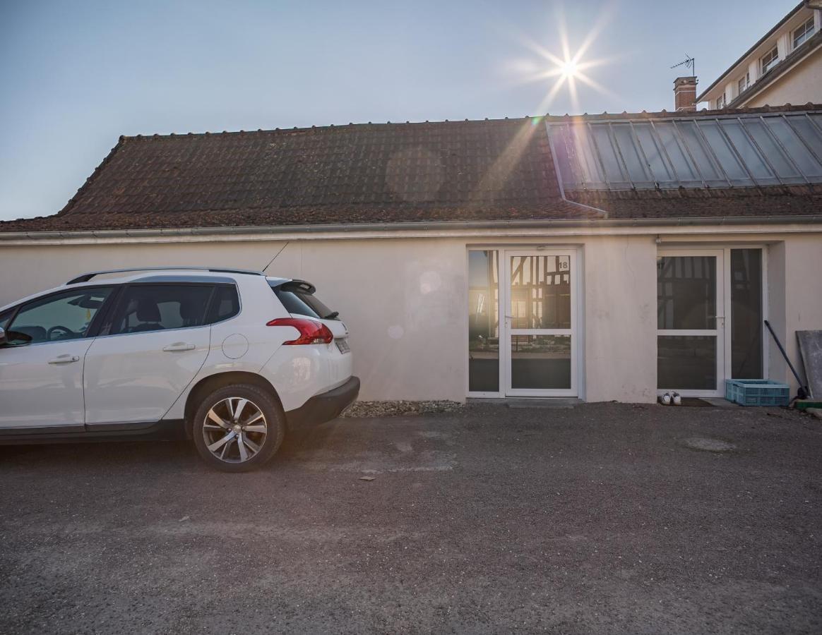 Loft Avec Jardin Et Parking Prive Apartman Troyes Kültér fotó