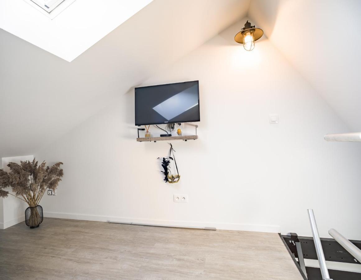 Loft Avec Jardin Et Parking Prive Apartman Troyes Kültér fotó